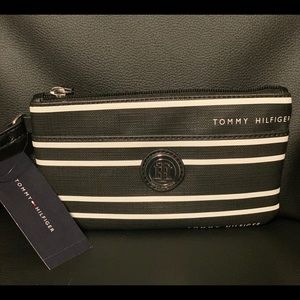 Tommy Hilfiger wallet/wristlet